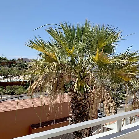 Las Americas With Views And Heated Pool Lägenhet *