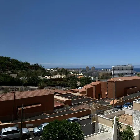 Las Americas With Views And Heated Pool 아파트