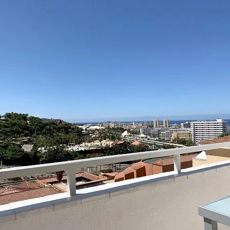 아파트 Las Americas With Views And Heated Pool