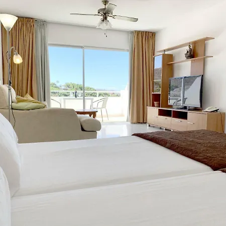Las Americas With Views And Heated Pool *
